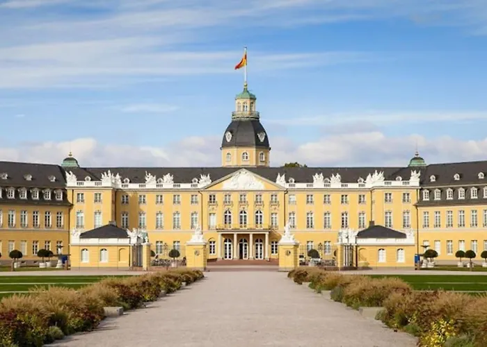 City Appartement Direkt Am Schloss!